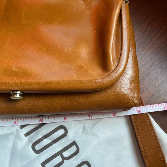 HOBO Lauren Wristlet Polished Leather Tan Brown Clutch Bag Like New - Picture 15 of 16